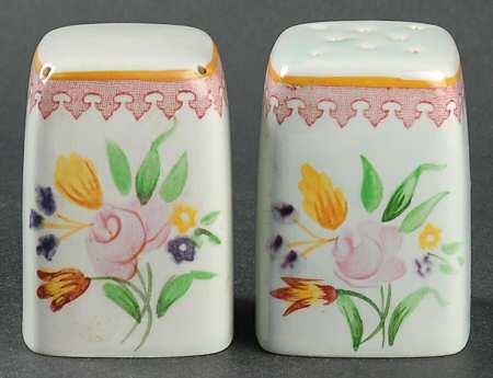 Lowestoft (Older Backstamp) Salt & Pepper Set