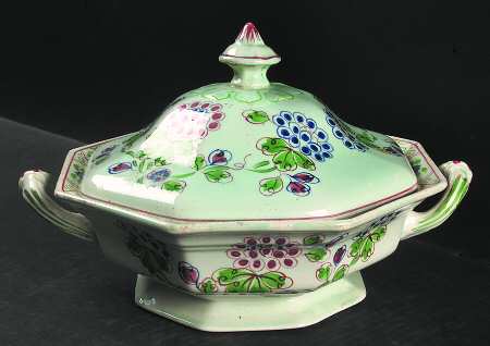 Old Bow Octagonal Covered Vegetable