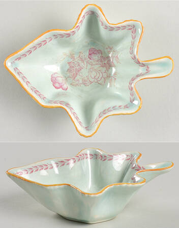 Metz Older Backstamp Leaf Shaped Dish