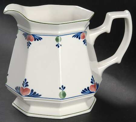 Veruschka 32 Oz Pitcher