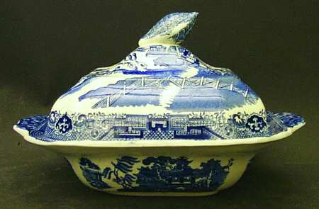 Willow Blue (Smooth, No Trim) Square Covered Vegetable