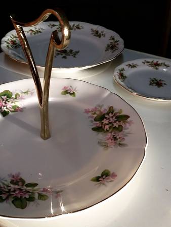 Canadian Provincial Flowers Round Serving Plate with Handle (SP)