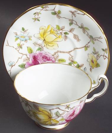Johanna Footed Cup & Saucer Set