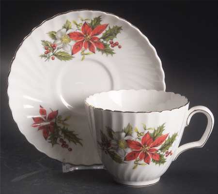 Poinsettia Oversized Cup & Saucer Set