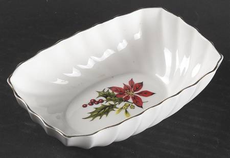 Poinsettia Nut Dish