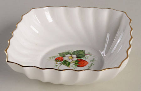 Strawberry Ripe Small Square Sweet Meat Dish