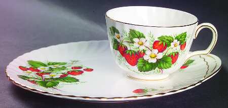 Strawberry Ripe Snack Plate & Cup Set