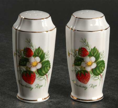 Strawberry Ripe Salt & Pepper Set