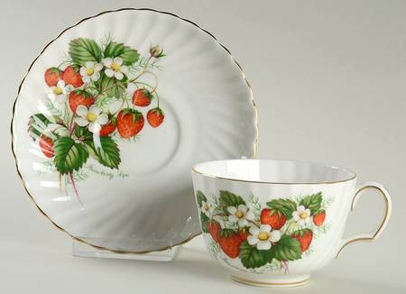 Strawberry Ripe Flat Cup & Saucer Set