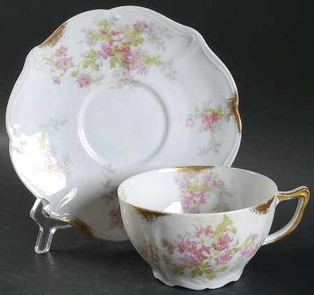 AHR186 Flat Cup & Saucer Set