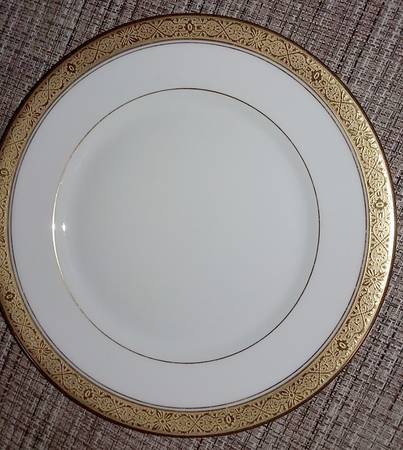 AHR204 Luncheon Plate