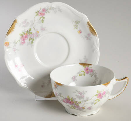 AHR22 Flat Cup & Saucer Set