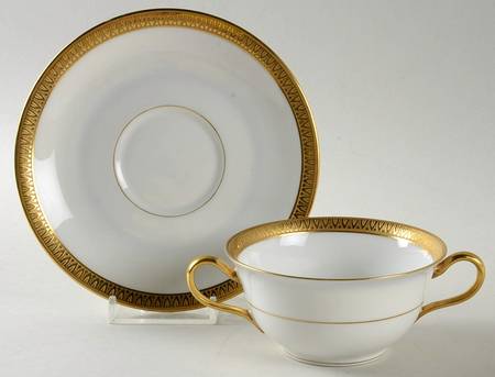 AHR28 Flat Bouillon Cup & Saucer