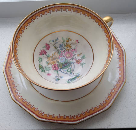 AHR46 Flat Cup & Saucer Set
