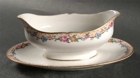 AHR5 Gravy Boat with Attached Underplate