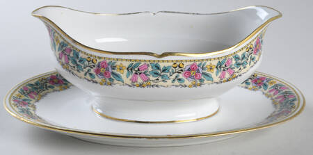 AHR63 Gravy Boat with Attached Underplate