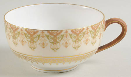 AHR92 Footed Cup