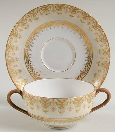 AHR92 Flat Bouillon Cup & Saucer