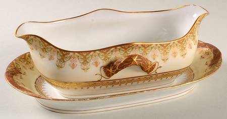 AHR92 Gravy Boat & Underplate