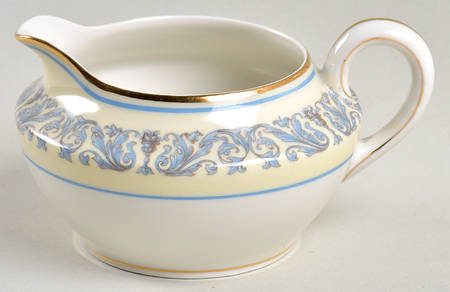 Arlesienne Creamer