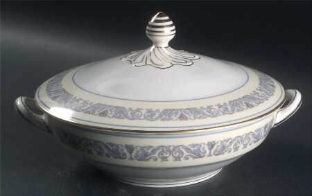Arlesienne Round Covered Vegetable