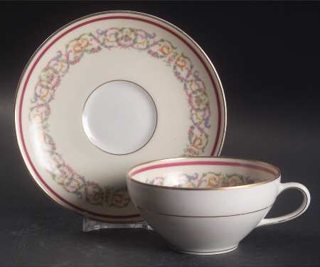 Belfort Flat Cup & Saucer Set