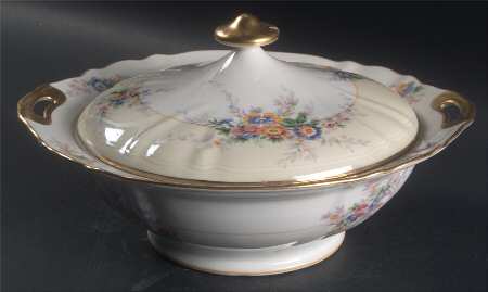 Floradora Round Covered Vegetable