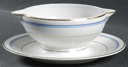 Ludovic Gravy Boat with Attached Underplate