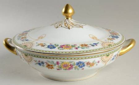 Vendome Round Covered Vegetable