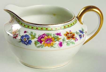 Vendome Creamer
