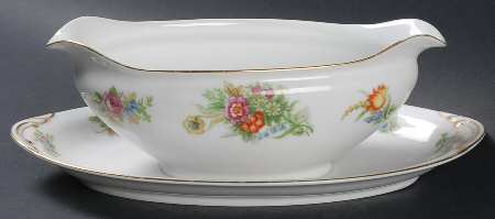 AIC2 Gravy Boat with Attached Underplate