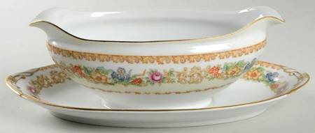 AIC4 Gravy Boat with Attached Underplate