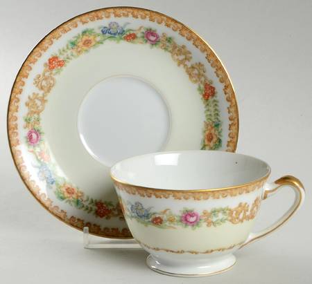 AIC4 Footed Cup & Saucer Set