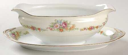 AIC7 Gravy Boat with Attached Underplate