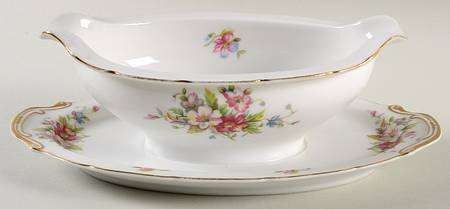 Boquet Gravy Boat with Attached Underplate