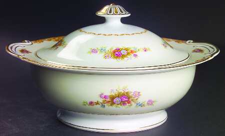 Coronet Round Covered Vegetable