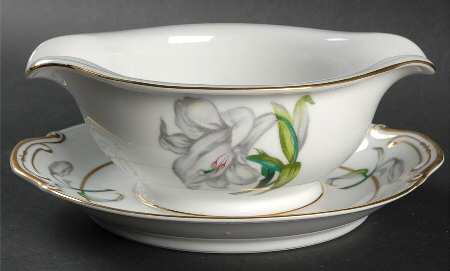 Donna Lily Gravy Boat with Attached Underplate
