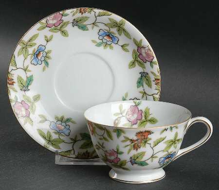 Fantasia Footed Cup & Saucer Set