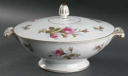 Highland Rose Round Covered Vegetable