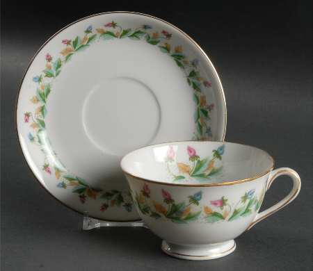 Hollandia Footed Cup & Saucer Set