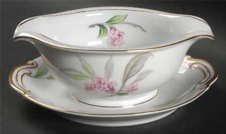Larkspur Gravy Boat with Attached Underplate