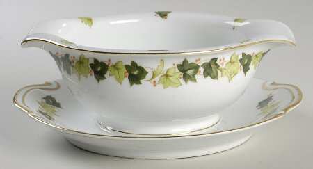 May Fair (Ivy Around Center) Gravy Boat with Attached Underplate