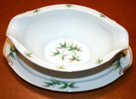 Malayan Gravy Boat with Attached Underplate