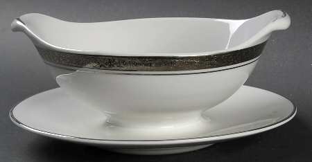 Renee Gravy Boat with Attached Underplate