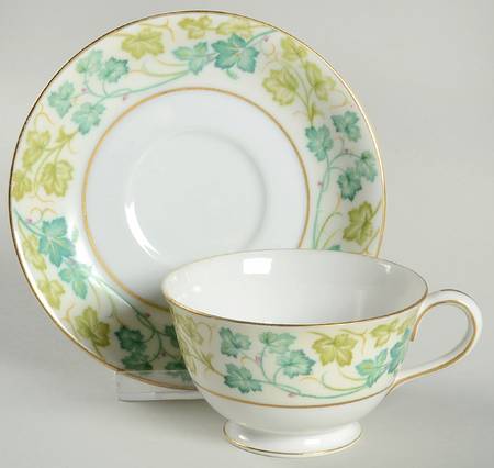 Vineland Footed Cup & Saucer Set