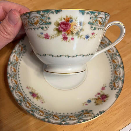 ALB7 Footed Cup & Saucer Set