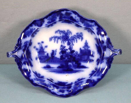 Scinde (Flow Blue) 12" Oval Centerpiece