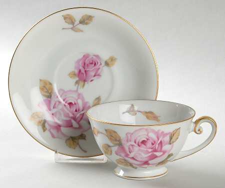 Duet Footed Cup & Saucer Set