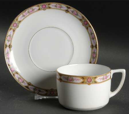 ALT1 Flat Cup & Saucer Set