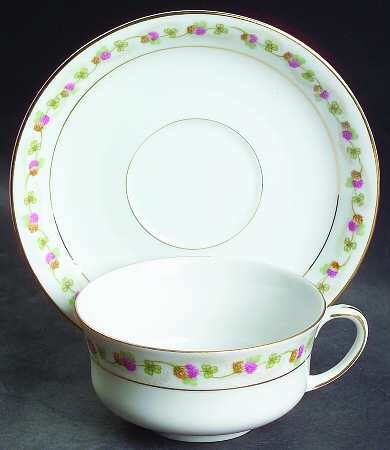 6826 Flat Cup & Saucer Set